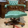 Кресло офисное зеленое  