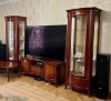 Витрина "Фирензе" Орех 825-827  купить в интернет магазине Мебель из массива. Звоните +7 495 961-63-63 Витрины из массива дерева